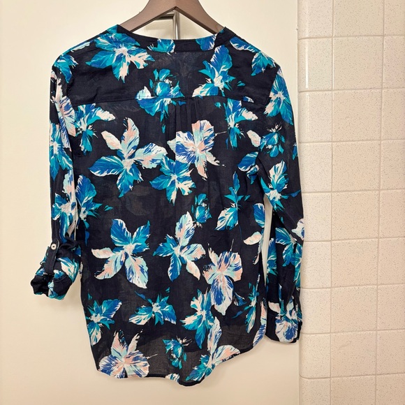 Carve Designs Floral Cotton Popover Gauze V-Neck Long Sleeve with Roll Tab XS - Picture 4 of 10